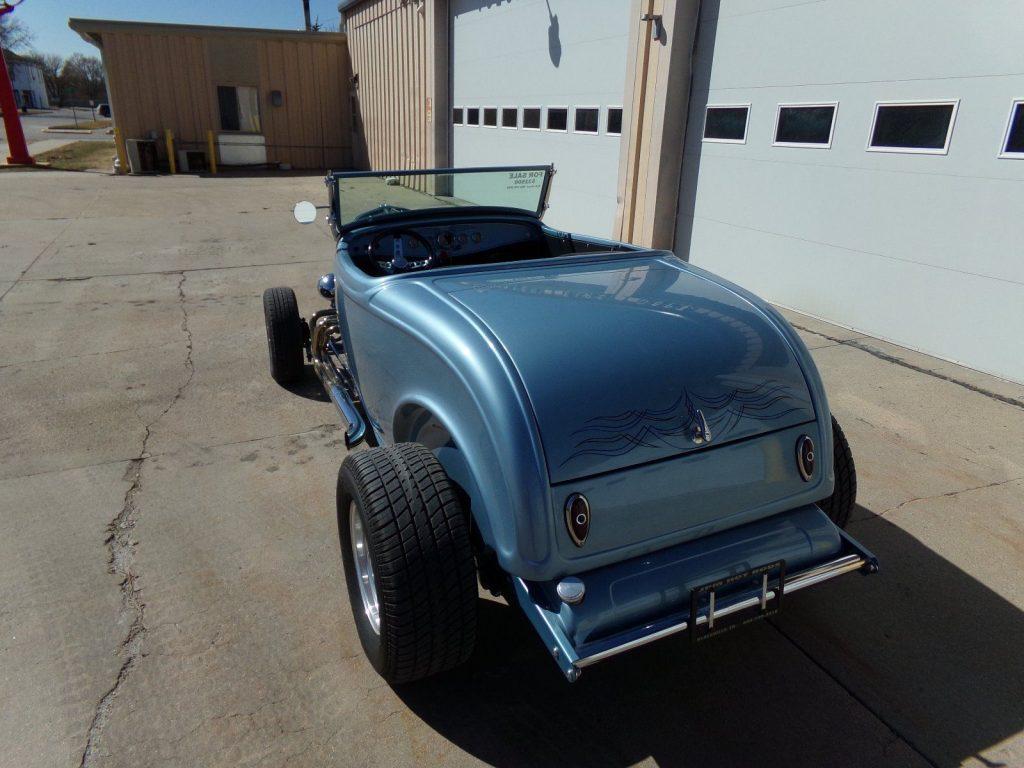 NICE 1932 Ford Roadster
