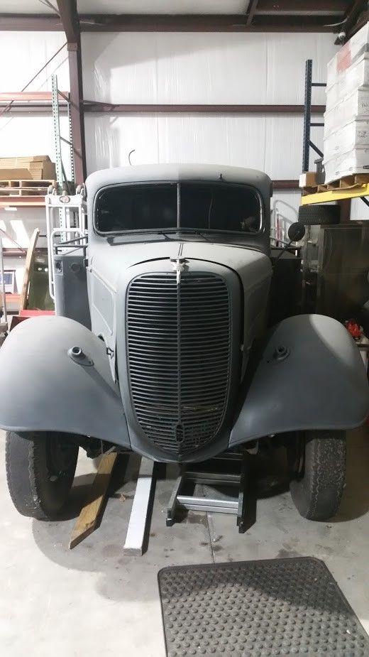 NICE 1937 Ford