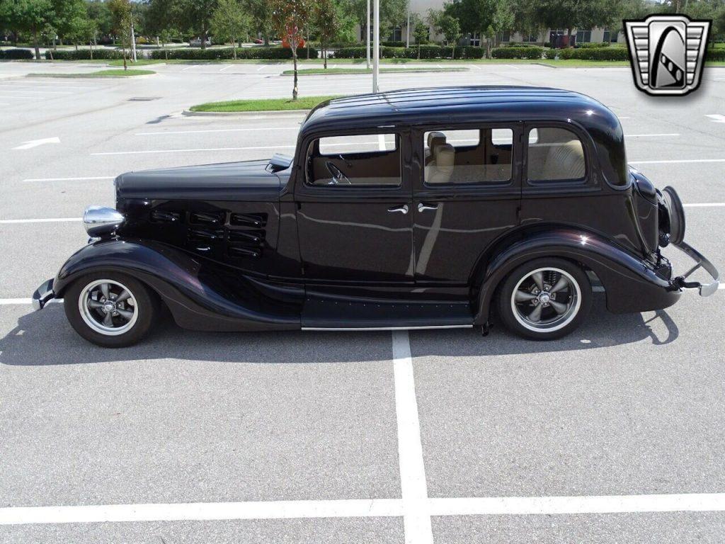 1934 REO Flying Cloud