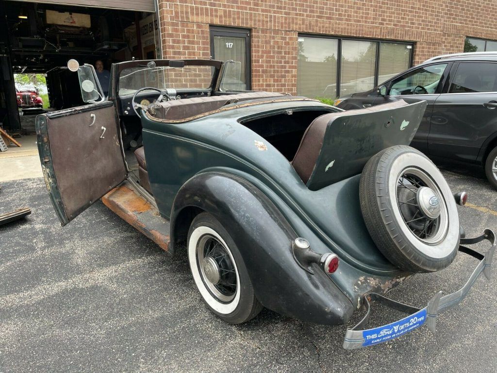 1935 Ford Cabriolet deluxe