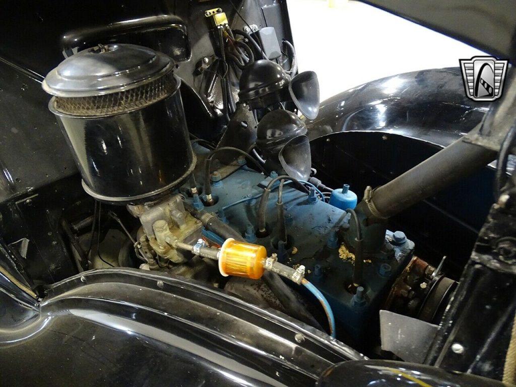 1937 Packard Six