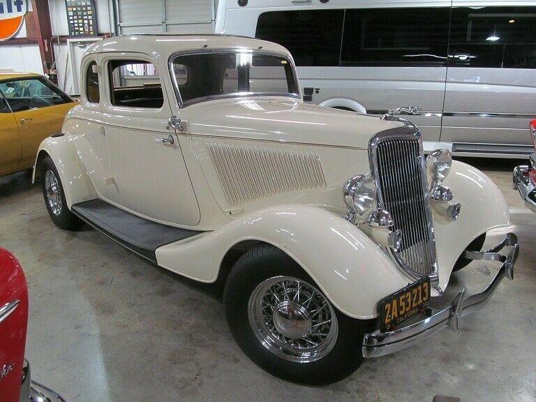 1934 Ford Deluxe 5 Window Coupe