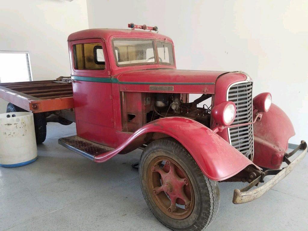 1935 Diamond T 211 Truck