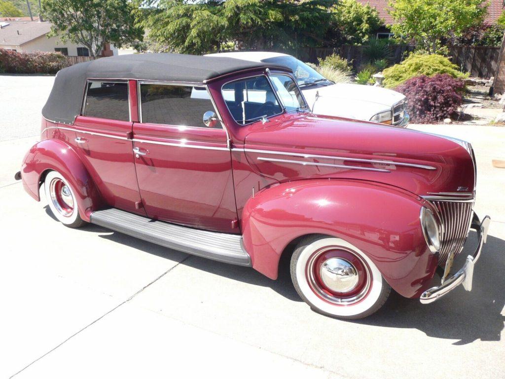 1939 Ford Convertible, 4 door