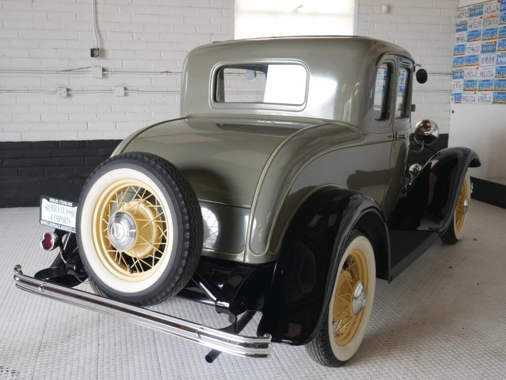 1932 Ford Model 18