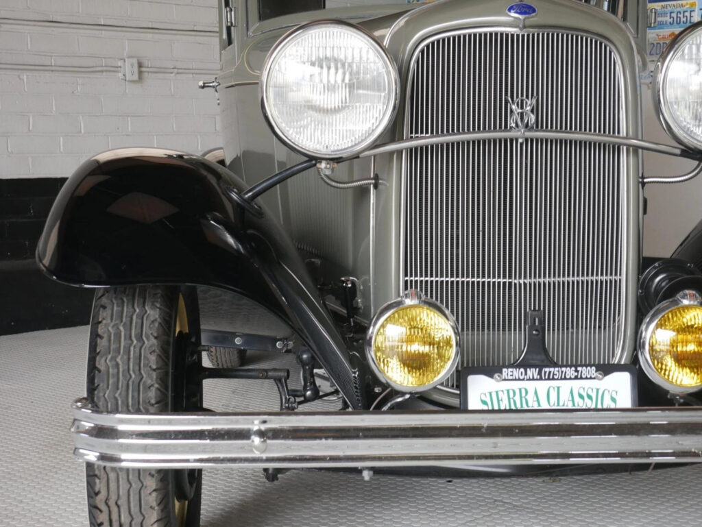1932 Ford Model 18