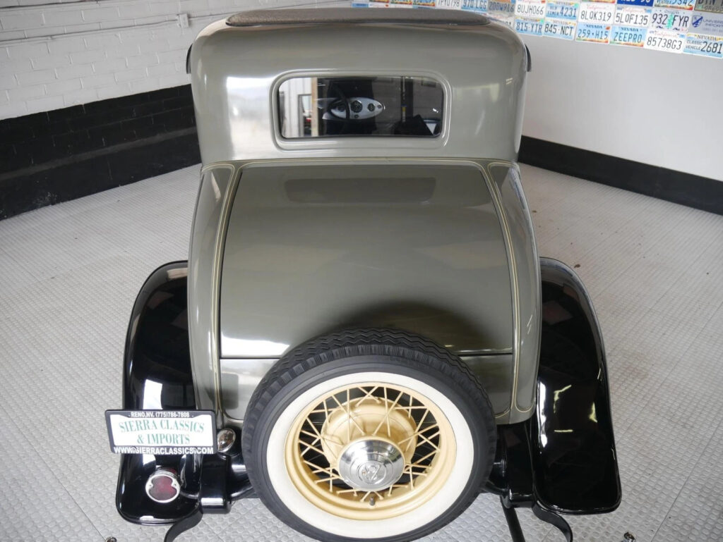 1932 Ford Model 18