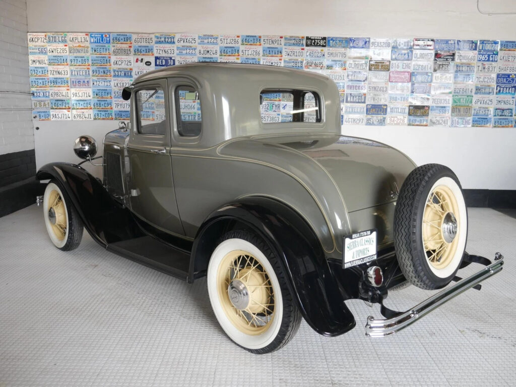 1932 Ford Model 18