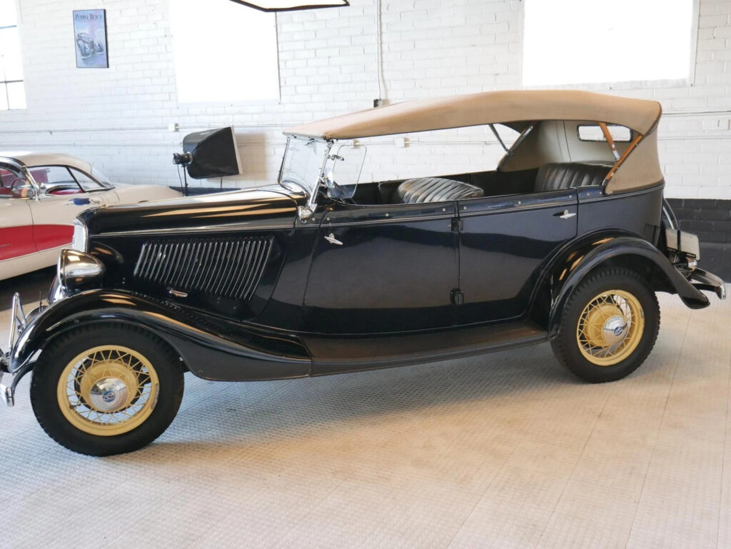 1933 Ford Phaeton