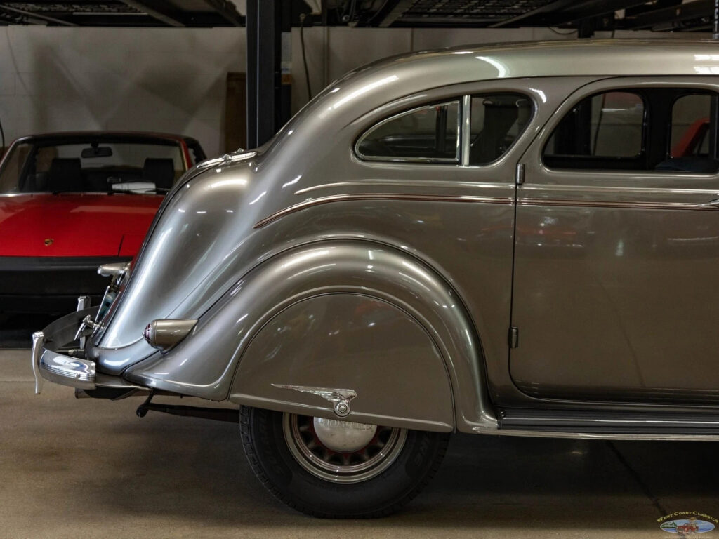 1936 Chrysler Airflow Series C-11 Lebaron Custom Imperial 323.5 8 cyl Sedan