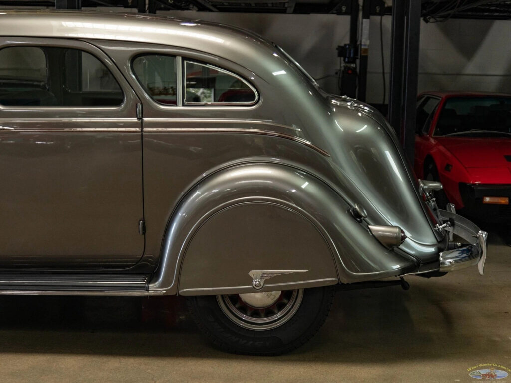 1936 Chrysler Airflow Series C-11 Lebaron Custom Imperial 323.5 8 cyl Sedan