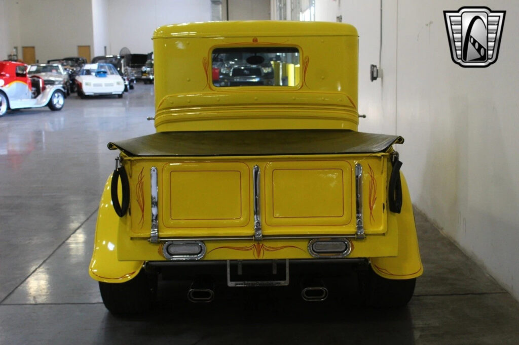 Yellow 1932 Ford F100 383 Dart V8 350 Turbo