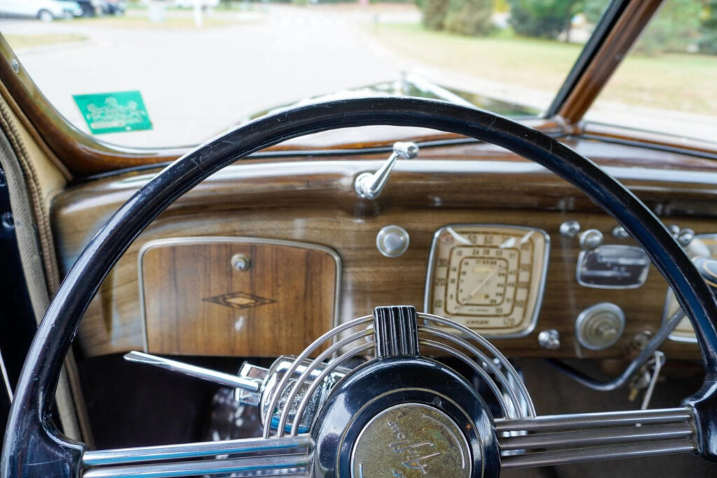 1936 Chrysler Imperial Airflow * 325 I8
