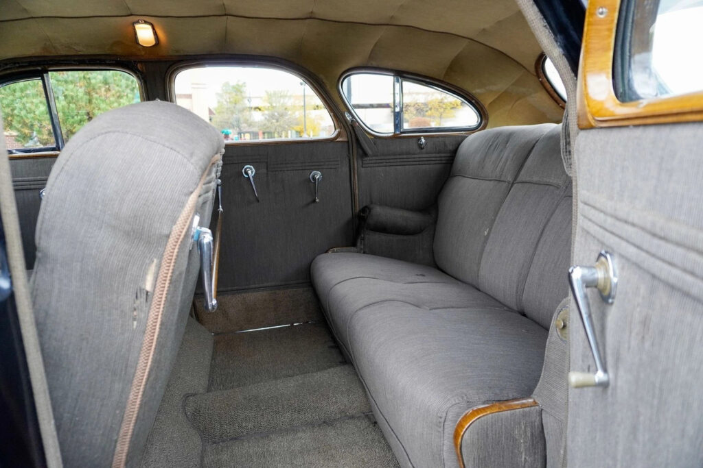 1936 Chrysler Imperial Airflow * 325 I8