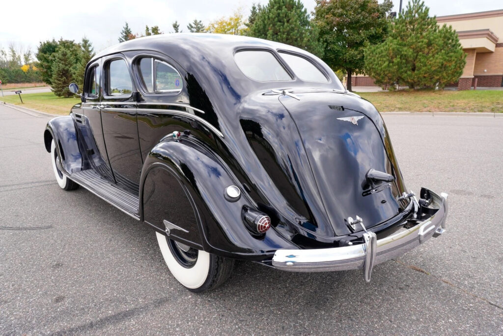 1936 Chrysler Imperial Airflow * 325 I8