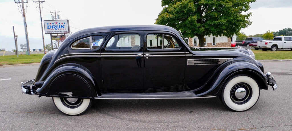 1936 Chrysler Imperial Airflow * 325 I8