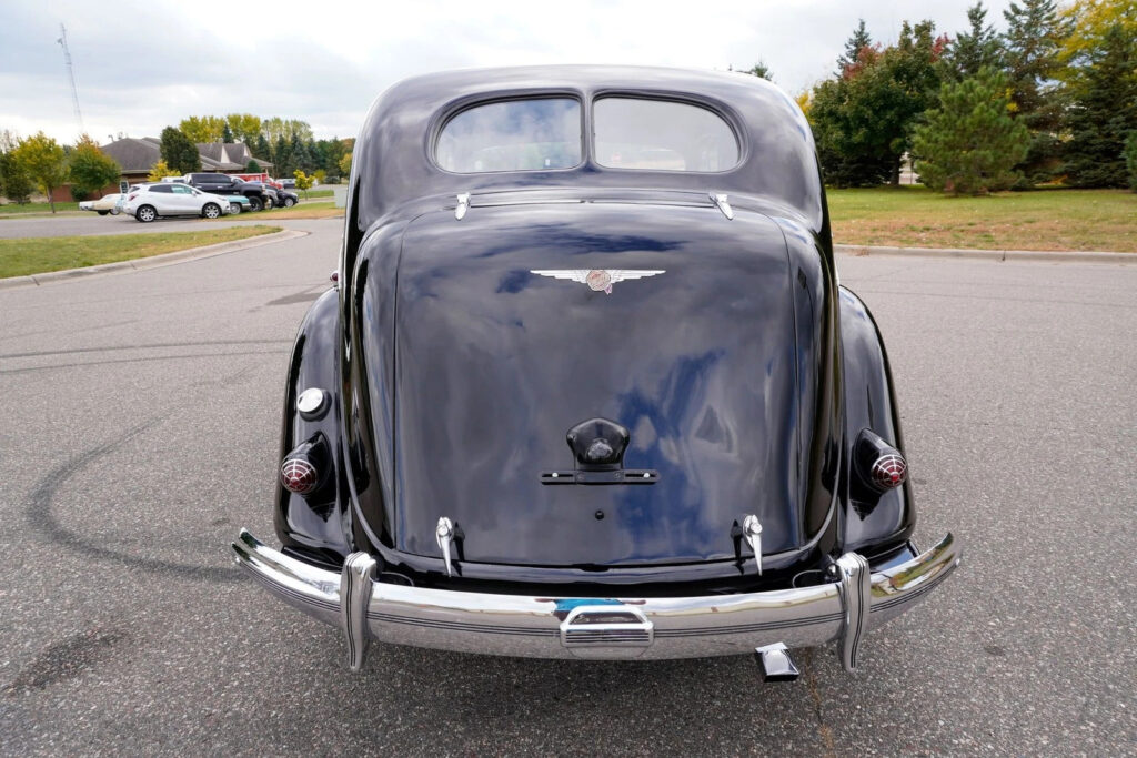 1936 Chrysler Imperial Airflow * 325 I8