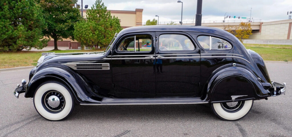 1936 Chrysler Imperial Airflow * 325 I8