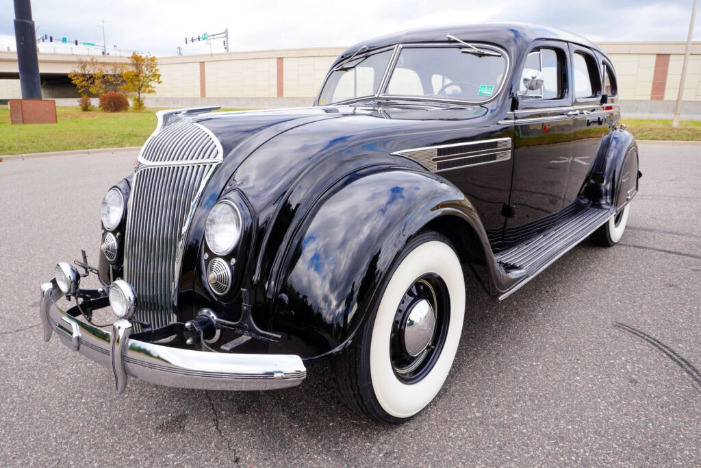 1936 Chrysler Imperial Airflow * 325 I8