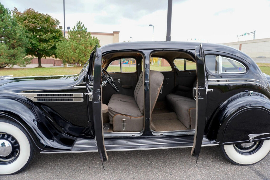 1936 Chrysler Imperial Airflow * 325 I8