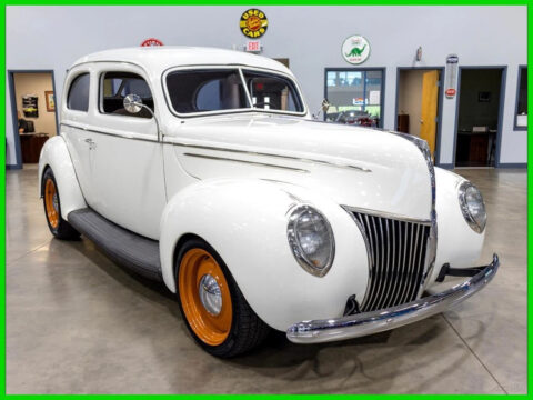 1939 Ford Deluxe Tudor Sedan for sale