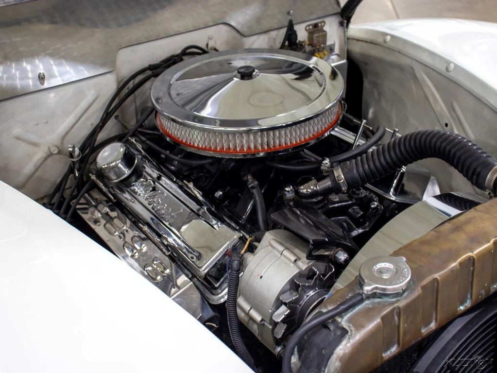 1939 Ford Deluxe Tudor Sedan