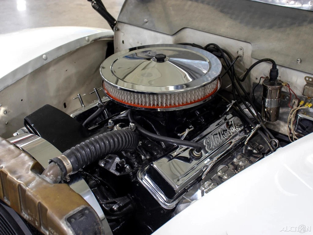 1939 Ford Deluxe Tudor Sedan