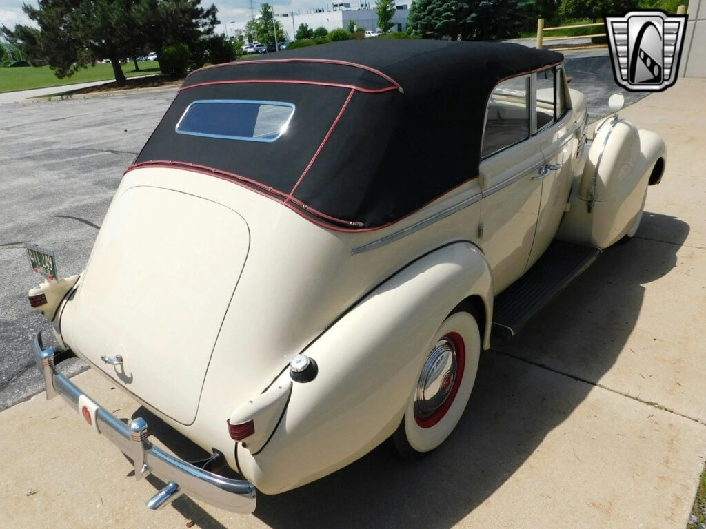 Beige/ Black Convertible top 1938 Lasalle Series 50 Sedan Flat head V8 3 Speed