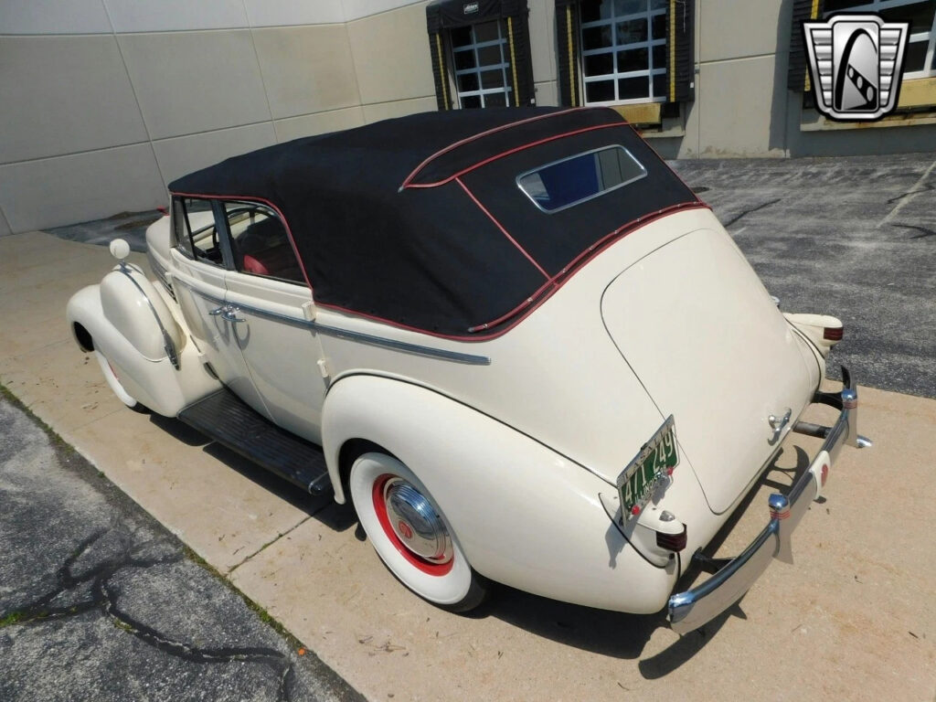 Beige/ Black Convertible top 1938 Lasalle Series 50 Sedan Flat head V8 3 Speed
