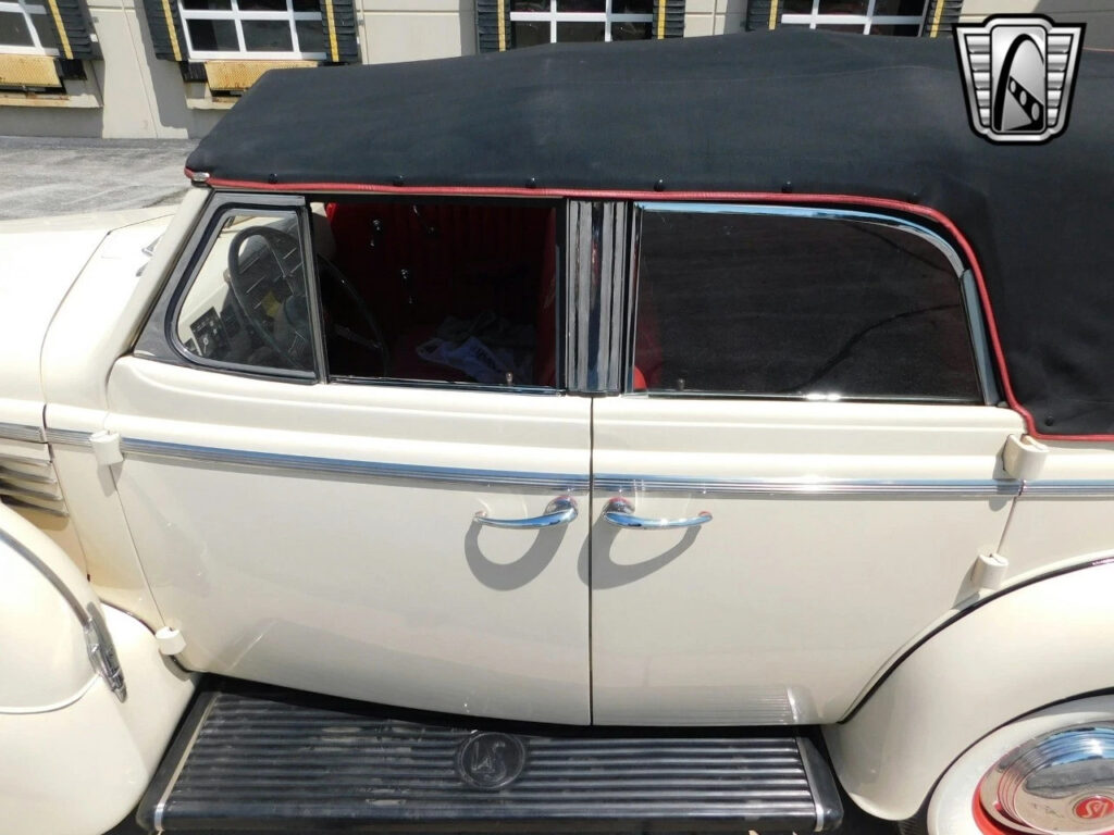 Beige/ Black Convertible top 1938 Lasalle Series 50 Sedan Flat head V8 3 Speed